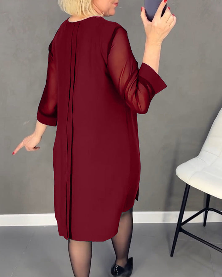 Julia - Elegancka Sukienka z Dekoltem w Serek i Modelującym Krojem