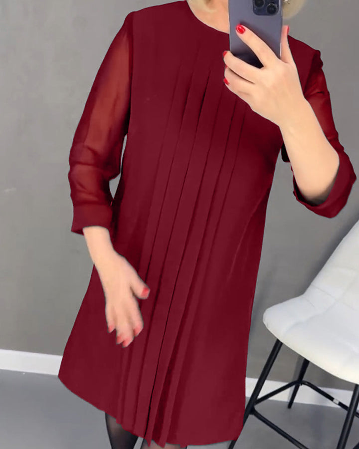 Julia - Elegancka Sukienka z Dekoltem w Serek i Modelującym Krojem