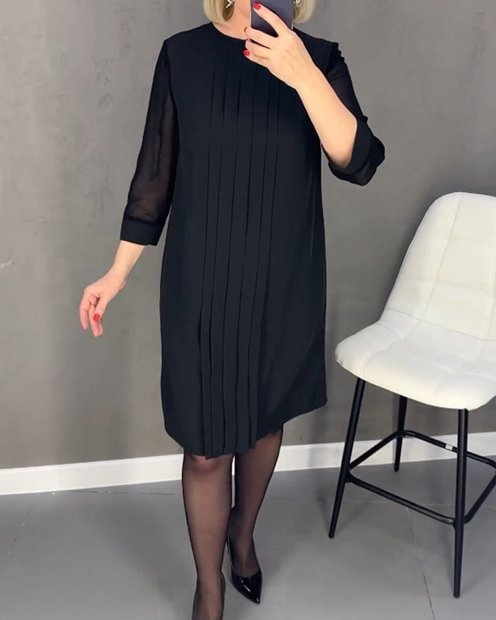 Julia - Elegancka Sukienka z Dekoltem w Serek i Modelującym Krojem