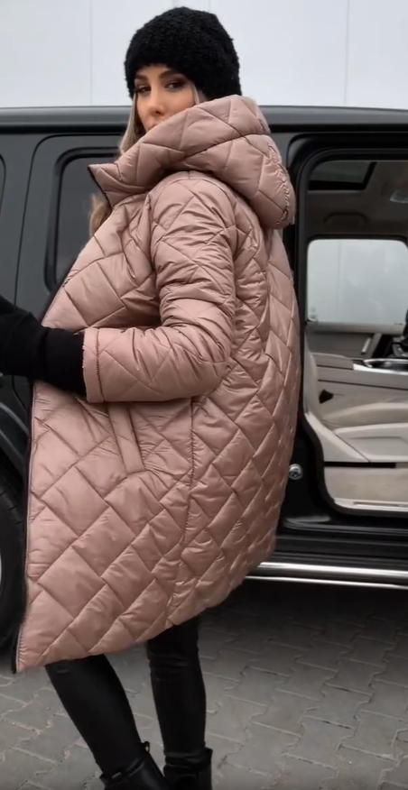 Bogna - Elegancka pikowana kurtka puchowa z kapturem