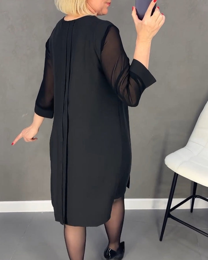 Julia - Elegancka Sukienka z Dekoltem w Serek i Modelującym Krojem