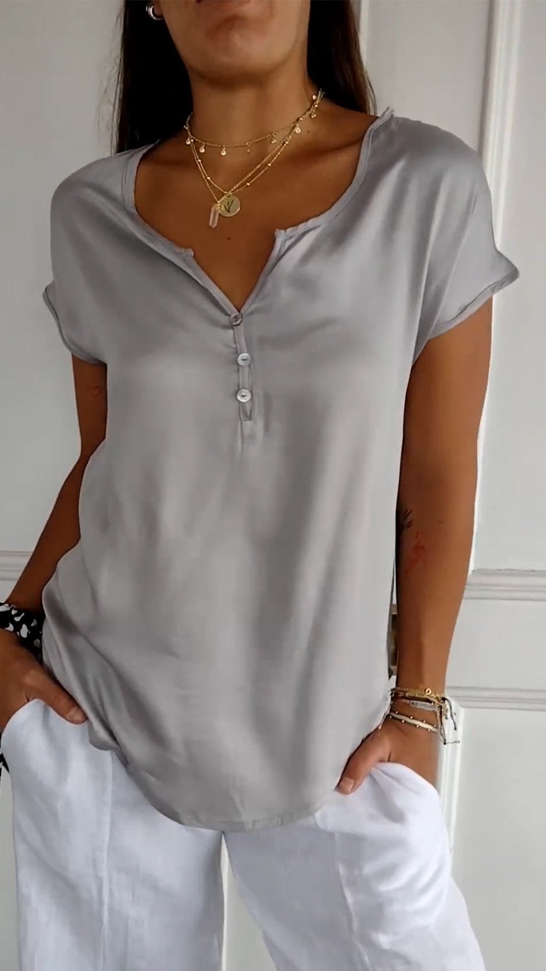 Patrycja - T-shirt z dekoltem w serek